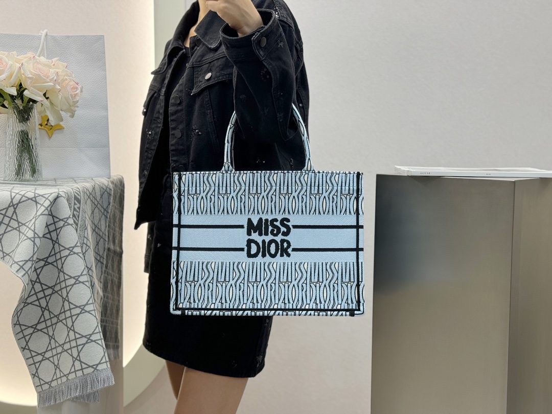 03a89ac0529a91454da83ff0405c2369_1722576905_5056.jpg 03a89ac0529a91454da83ff0405c2369_1722576905_5056.jpg