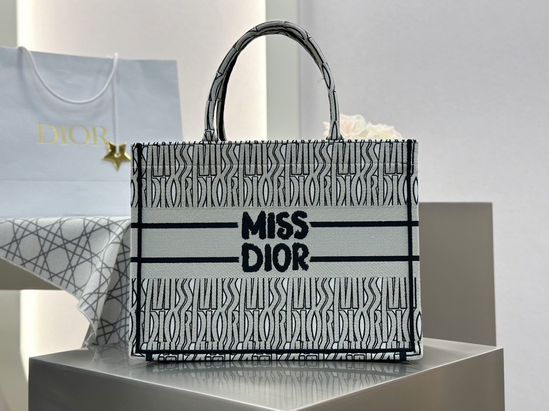 03a89ac0529a91454da83ff0405c2369_1722577015_1822.jpg 03a89ac0529a91454da83ff0405c2369_1722577015_1822.jpg