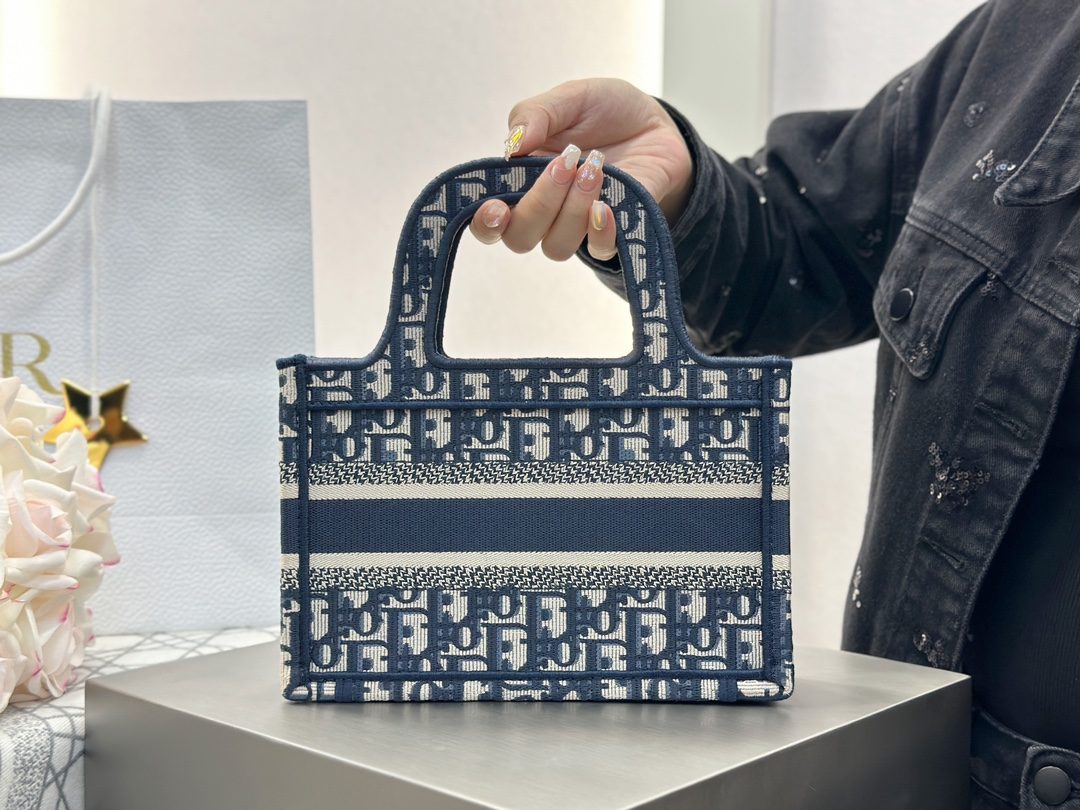 2001a8128632bf22df27c65d4dca71ec_1725377067_962.jpg 2001a8128632bf22df27c65d4dca71ec_1725377067_962.jpg