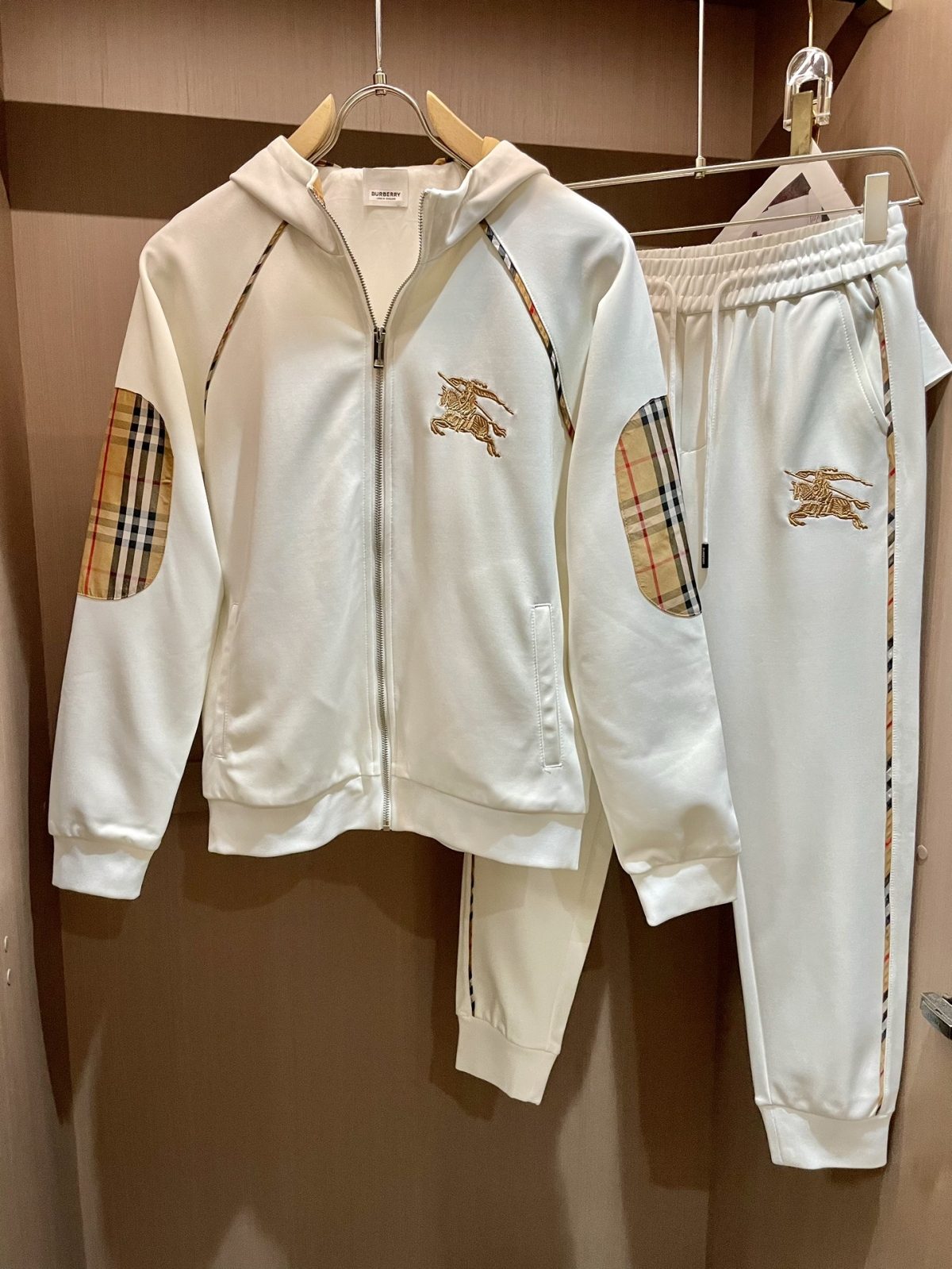 870616630e0548995aff18d9f6cc2332_1741849710_0579.jpg 870616630e0548995aff18d9f6cc2332_1741849710_0579.jpg