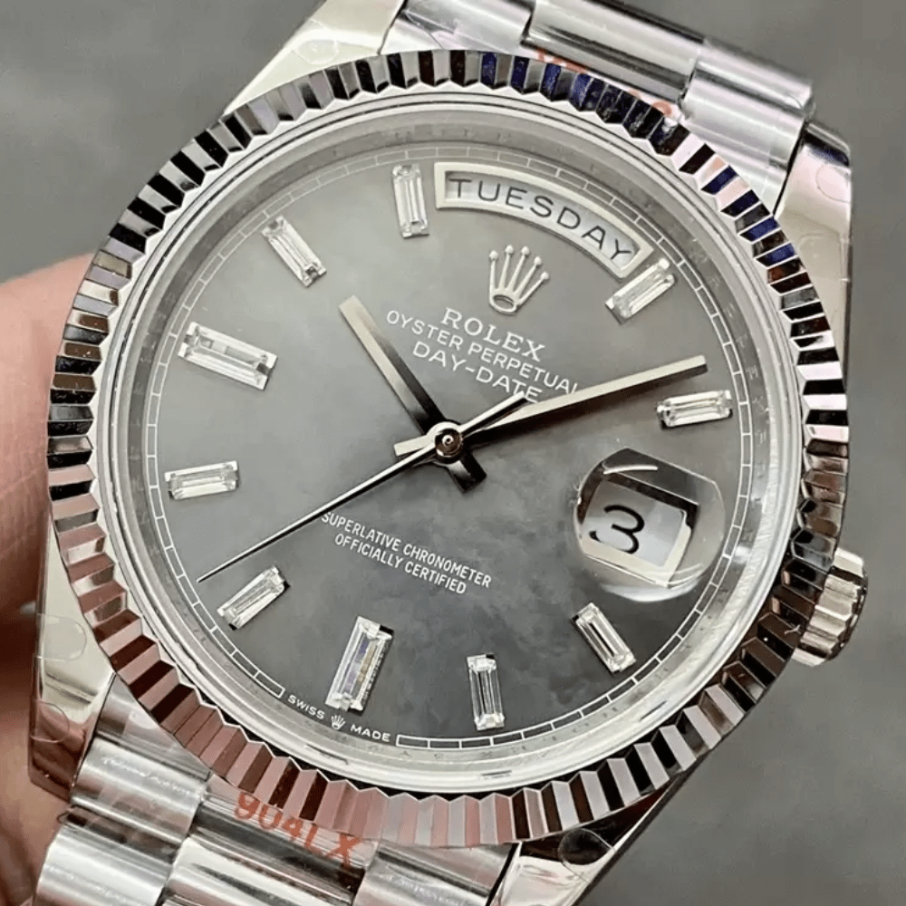 롤렉스 데이데이트 그레이 MOP 다이얼 바게트다이아 화이트골드 40mm 228239