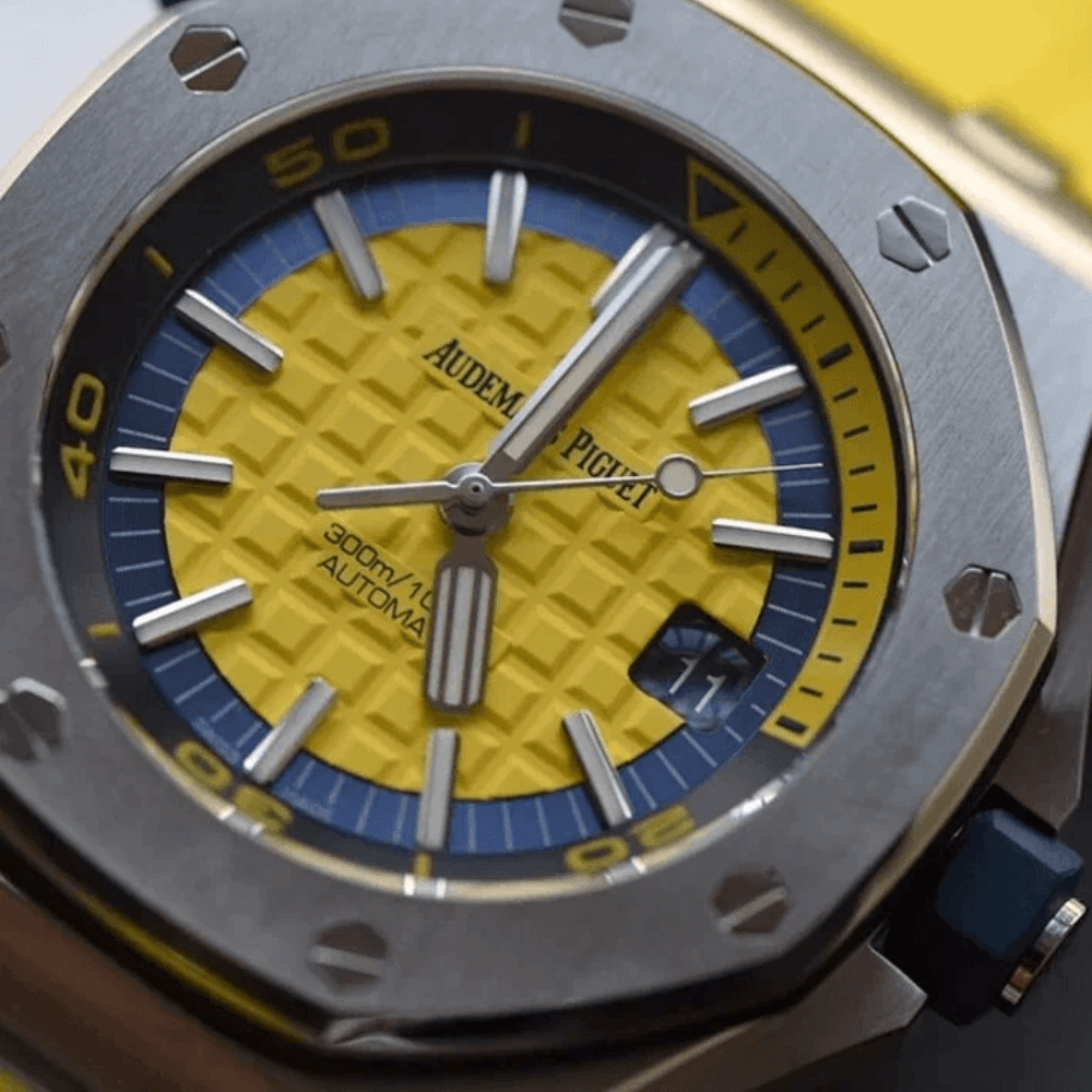 오데마피게 로얄오크 오프쇼어 다이버 옐로우 다이얼 러버 스트랩 42mm 15710ST