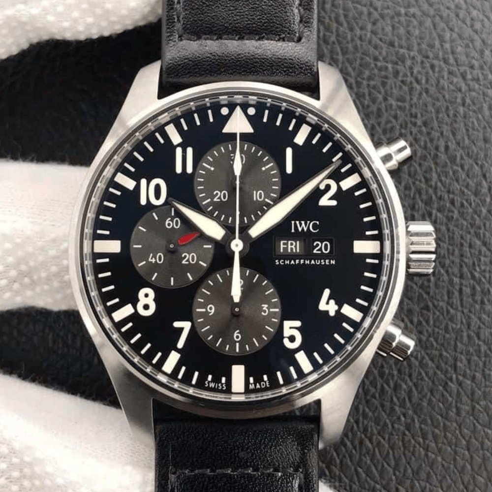 IWC 파일럿 파이터 크로노그래프 블랙 다이얼 레더 스트랩 43mm IW377709