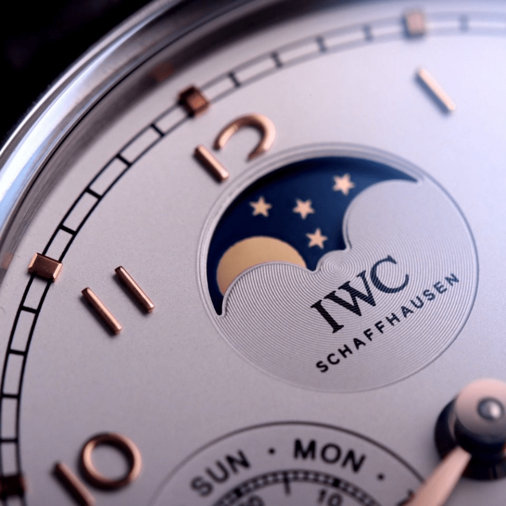 IWC 포르투기저 퍼페츄얼 문페이즈 화이트 골드 화이트 다이얼 레더 스트랩 41mm IW503307