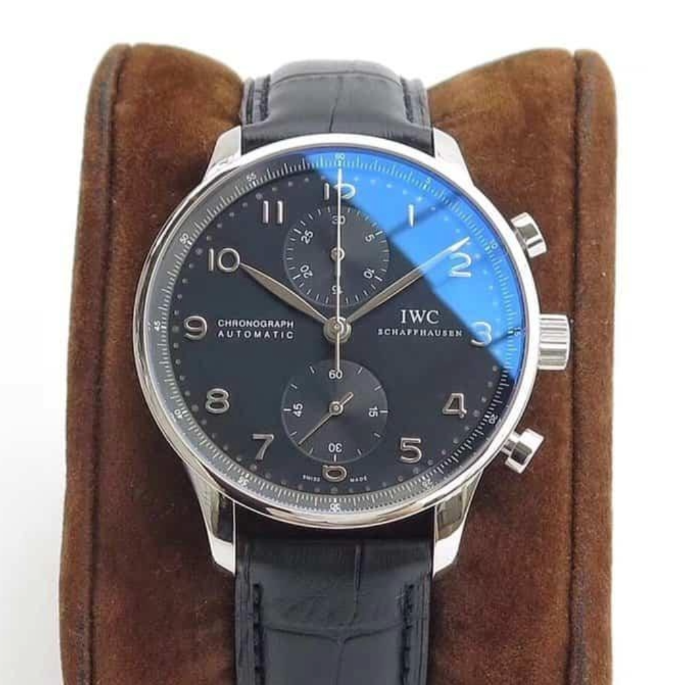 IWC 포르투기저 크로노그래프 화이트골드 블랙 다이얼 레더 스트랩 41mm IW371447