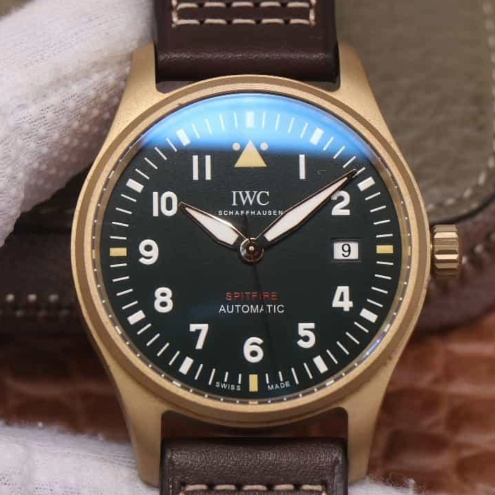IWC 파일럿 스핏파이어 브론즈 블랙 다이얼 레더 스트랩 39mm IW326802