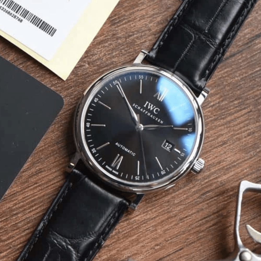 IWC 포르토피노 화이트골드 블랙 다이얼 레더 스트랩 40mm IW356502