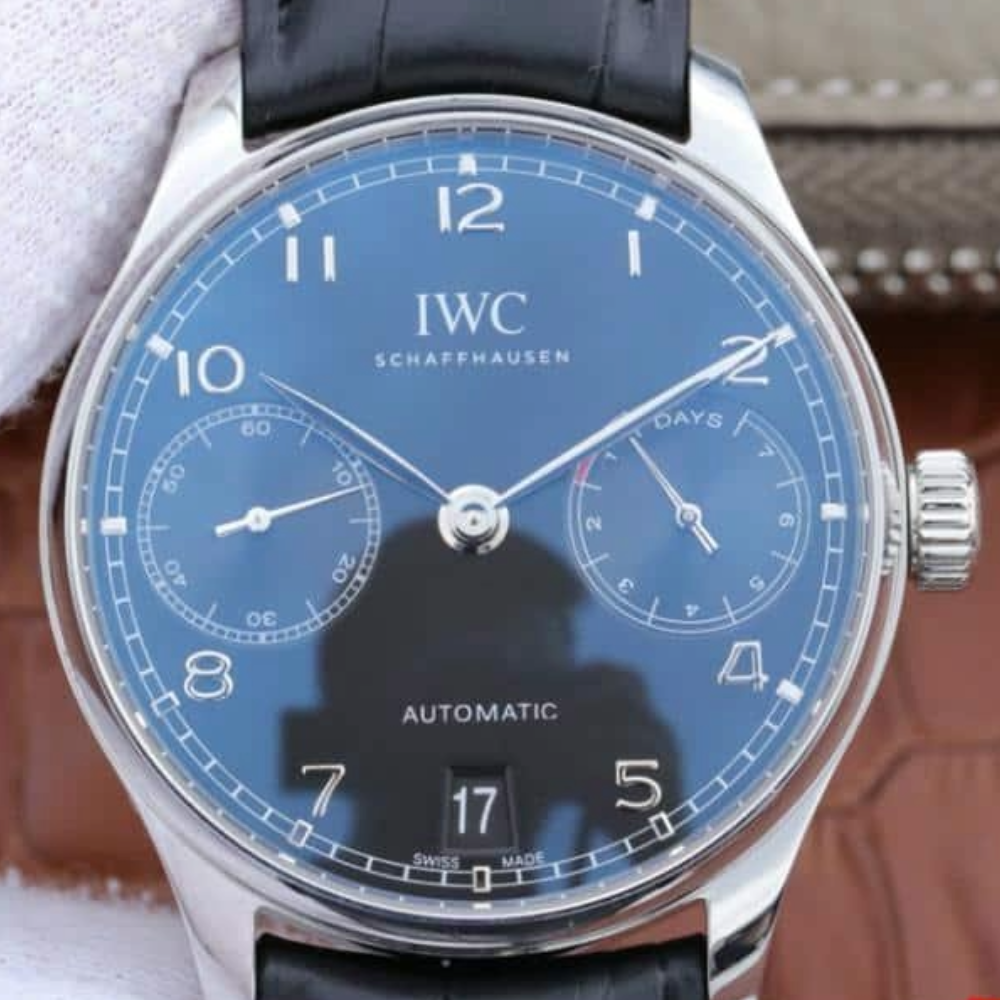 IWC 포르투기저 세븐데이즈 스틸 블랙 다이얼 레더 스트랩 42.3mm IW500705