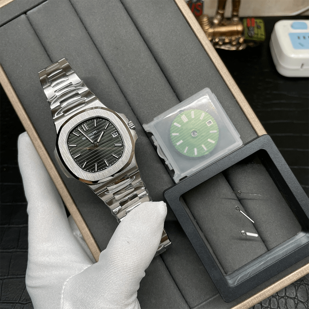 파텍필립 노틸러스 그린 다이얼 SS 브레이슬릿 40mm 5711