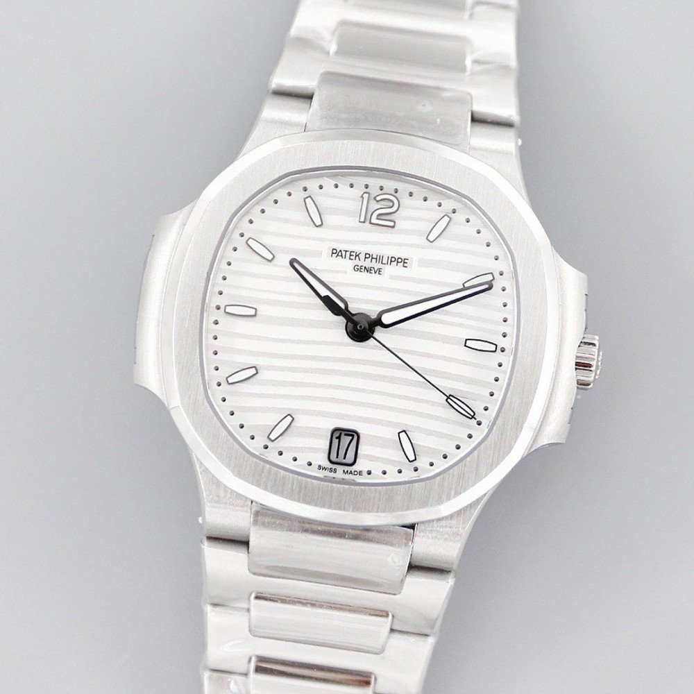파텍필립 노틸러스 화이트 다이얼 SS 브레이슬릿 35mm 7118