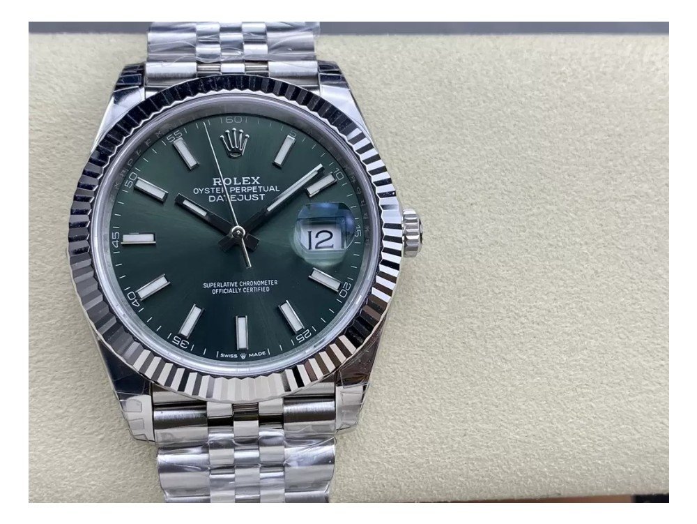 롤렉스 데이저스트 그린 다이얼 바인덱스 SS 쥬빌레 41mm 126334