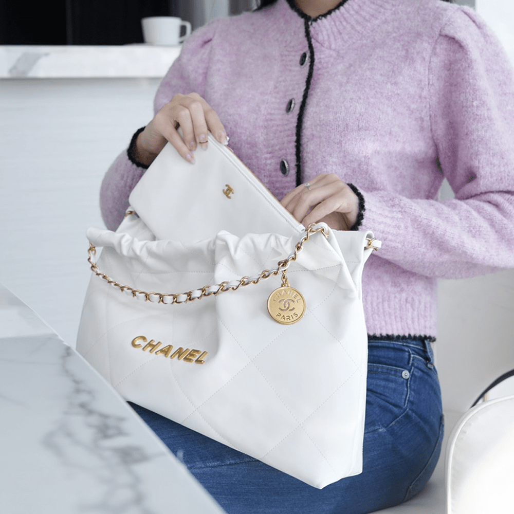 팬더샵 샤넬 22백 가로 버전 화이트 금장