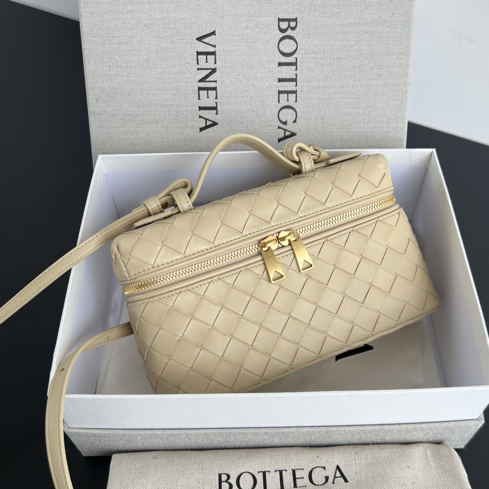 보테가베네타 뱅 베니티 케이스 베이지 789109