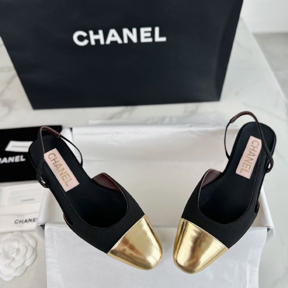 샤넬 24SS 블랙 골드 플랫 슬링백