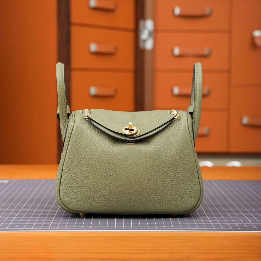 에르메스 올수공 린디 미니백 클레망스 & 골드 하드웨어 소지