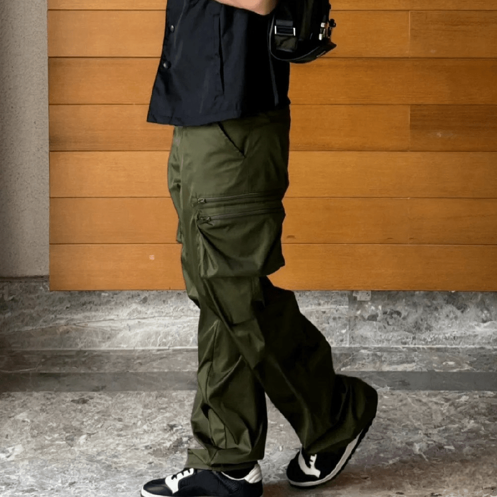 프라다 24SS 리나일론 카고 팬츠 카키