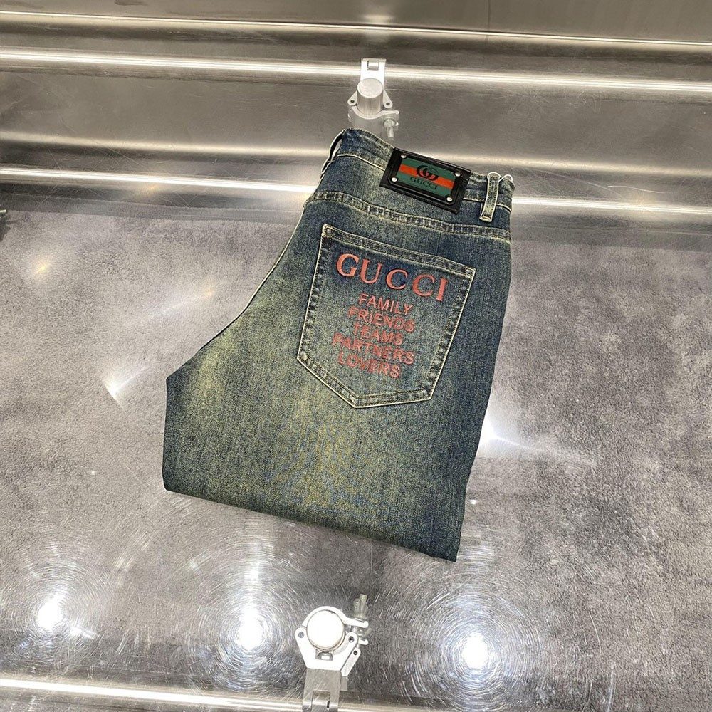 구찌 24FW 핑크 자수로고 데님 팬츠