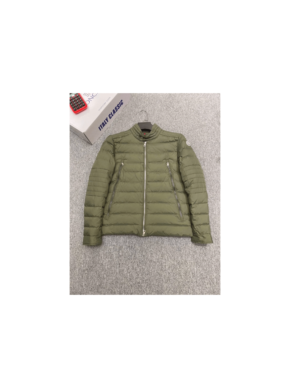 몽클레어 아미오 경량 패딩 (남성용)