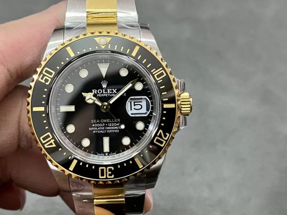 롤렉스 씨드웰러 검판 다이얼 콤비 43mm 126603