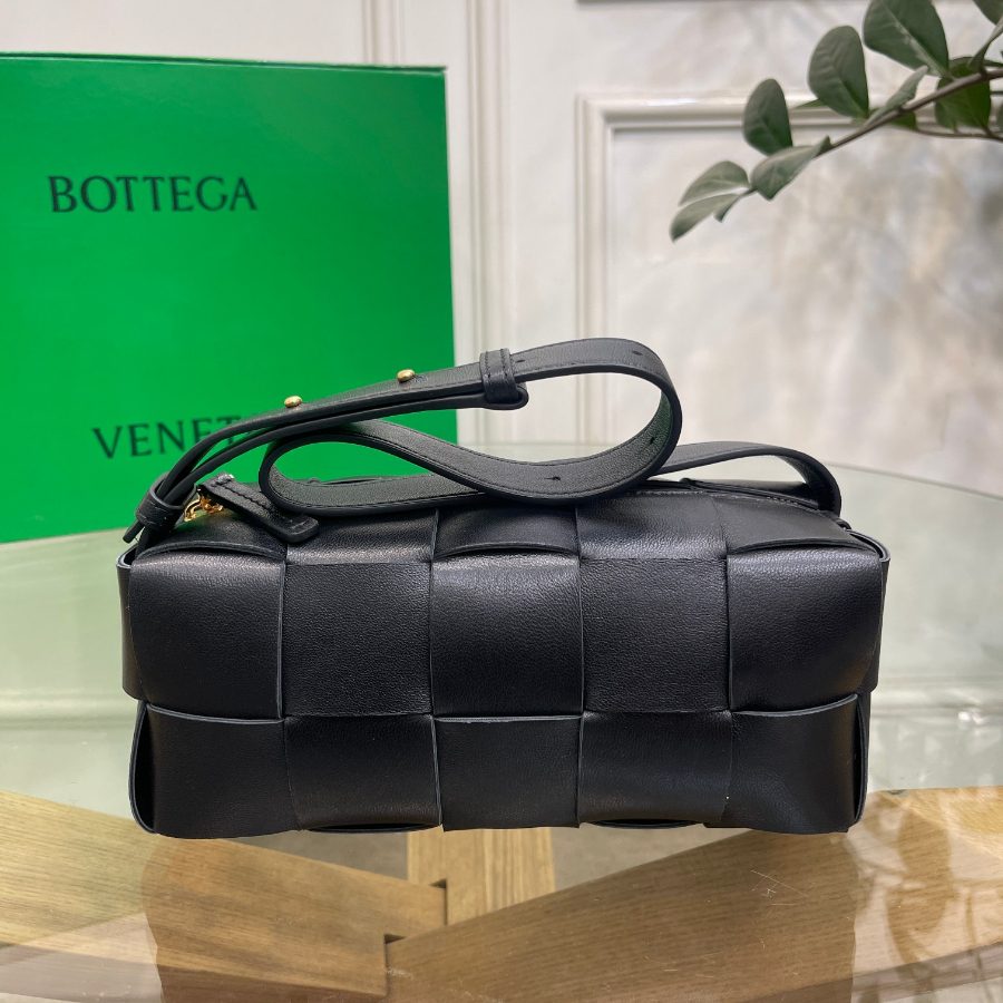 보테가베네타 카세트 벨트백 블랙