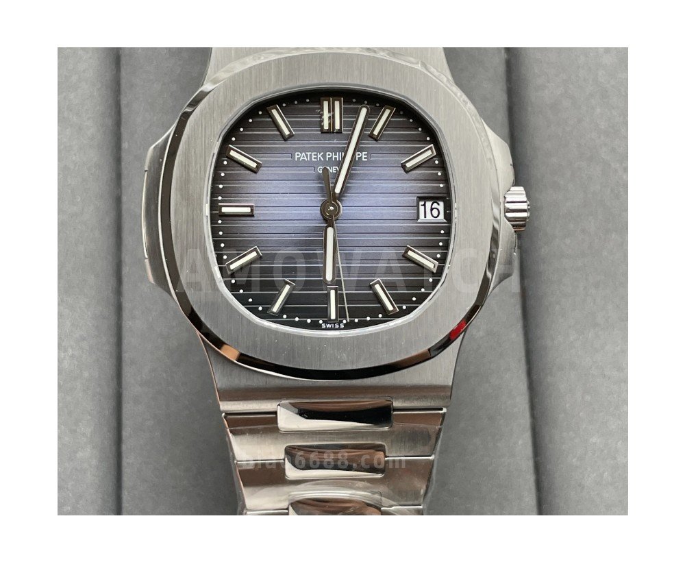 파텍필립 노틸러스 블루 텍스처 다이얼 SS 브레이슬릿 40mm 5711