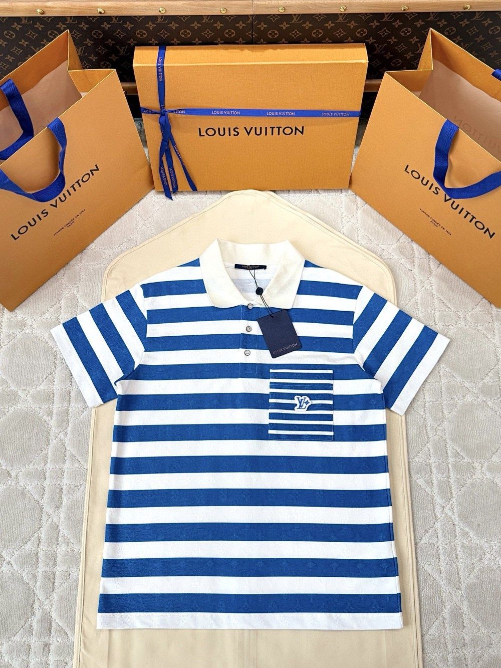루이비통 LV 포켓 모노그램 스트라이프 반팔 폴로 셔츠