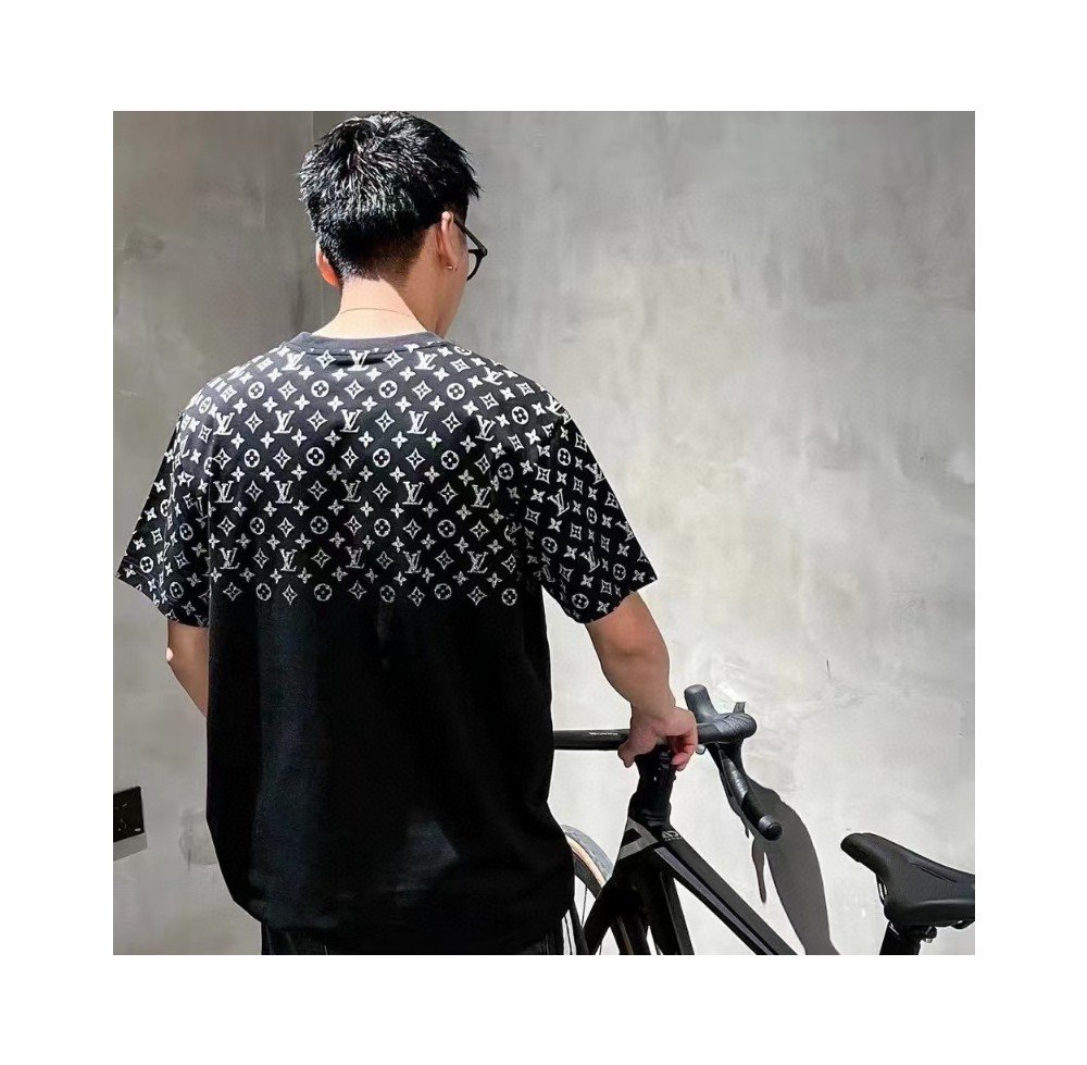루이비통 그라디언트 모노그램 코튼 남성 반팔 티셔츠 블랙 1AFBB2
