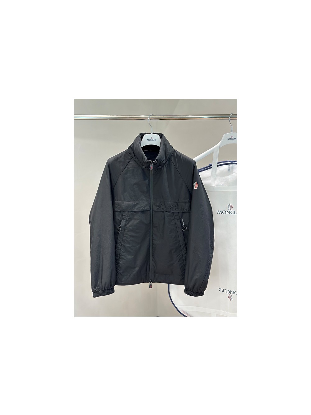 몽클레어 네가라 페커블 후드 윈드 브레이크